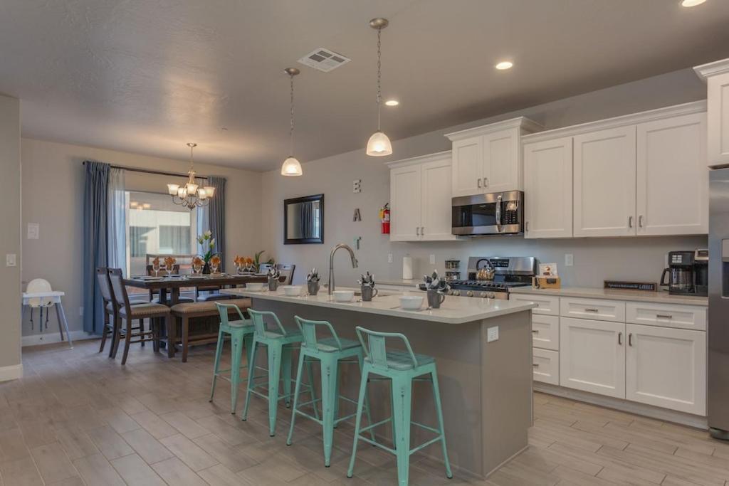 Zion Village 339 3 Bed, 2 And A Half Bath, Game Systems, Mister System, And Community Pool Hurricane Buitenkant foto