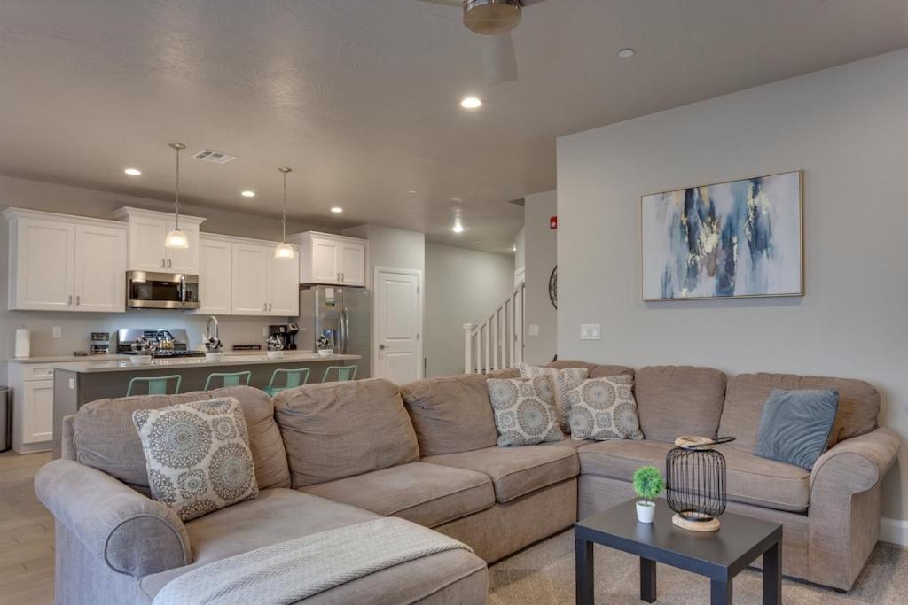 Zion Village 339 3 Bed, 2 And A Half Bath, Game Systems, Mister System, And Community Pool Hurricane Buitenkant foto